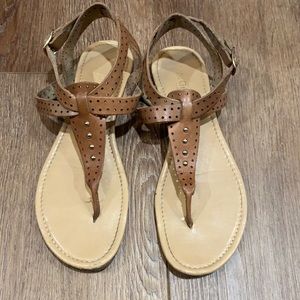 Women’s leather sandals